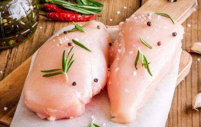 Один простой ингредиент заменит яйцо в кляре: мясо будет еще вкуснее - hochu.ua