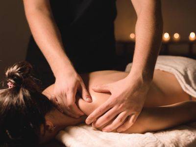 Как массаж поможет избавить от сутулости - all-for-woman.com