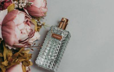 Опасно для здоровья: 3 главных признака, которые указывают на то, что ваш парфюм испортился - hochu.ua