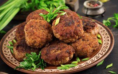 Один простой ингредиент сделает котлеты особенно вкусными: секреты приготовления блюда - hochu.ua