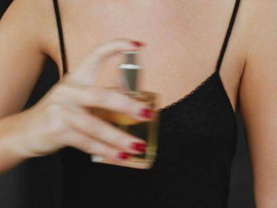 Ошибки, из-за которых ваши духи не держатся на коже - all-for-woman.com