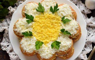 На этот оригинальный торт вы потратите всего 10 минут времени: вкусная закуска из простейших продуктов (РЕЦЕПТ) - hochu.ua
