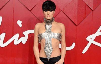 По принципу "запомниться": 15 самых откровенных образов на British Fashion Awards 2023 (ФОТО) - hochu.ua - Англия - Лондон