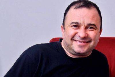 Не Зибровым единым: заметно постаревший Виктор Павлик выступил на новогоднем корпоративе - clutch.net.ua - Украина