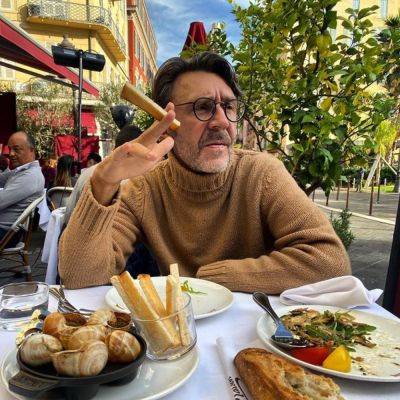 Родит ребенка суррогатная мать: Заметно сдавший из-за алкоголя Сергей Шнуров огорошим публику заявлением - clutch.net.ua - Россия - Из