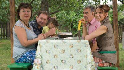 Главных героев теперь не узнать: актриса Анна Кошмал поделилась кадром со съемок "Сватов 7" - clutch.net.ua - Украина