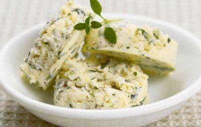 Фантастическое дополнение к любой закуске: ароматное чесночное масло (РЕЦЕПТ) - hochu.ua