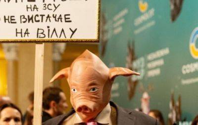 "Ваши набитые карманы – отобраны жизнь военных": Melovin переоделся в свинью и пристыдил взяточников (ФОТО, ВИДЕО) - hochu.ua - Молдавия - Украина - Лондон