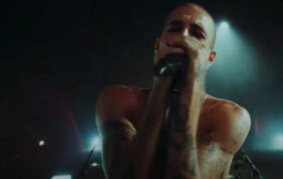 Любимцы миллионов Maneskin выпустили невероятный клип на песню "Honey" (ВИДЕО) - hochu.ua