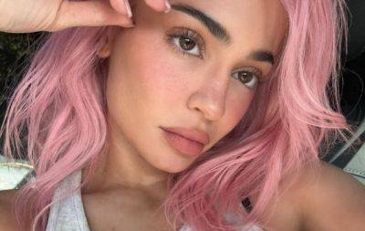 Кайли Дженнер вернула beauty-тренд с 2016 года: поклонники в восторге от ее нового цвета волос (ФОТО) - hochu.ua